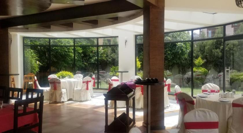 Hotel Club Denovo Butwal Esterno foto