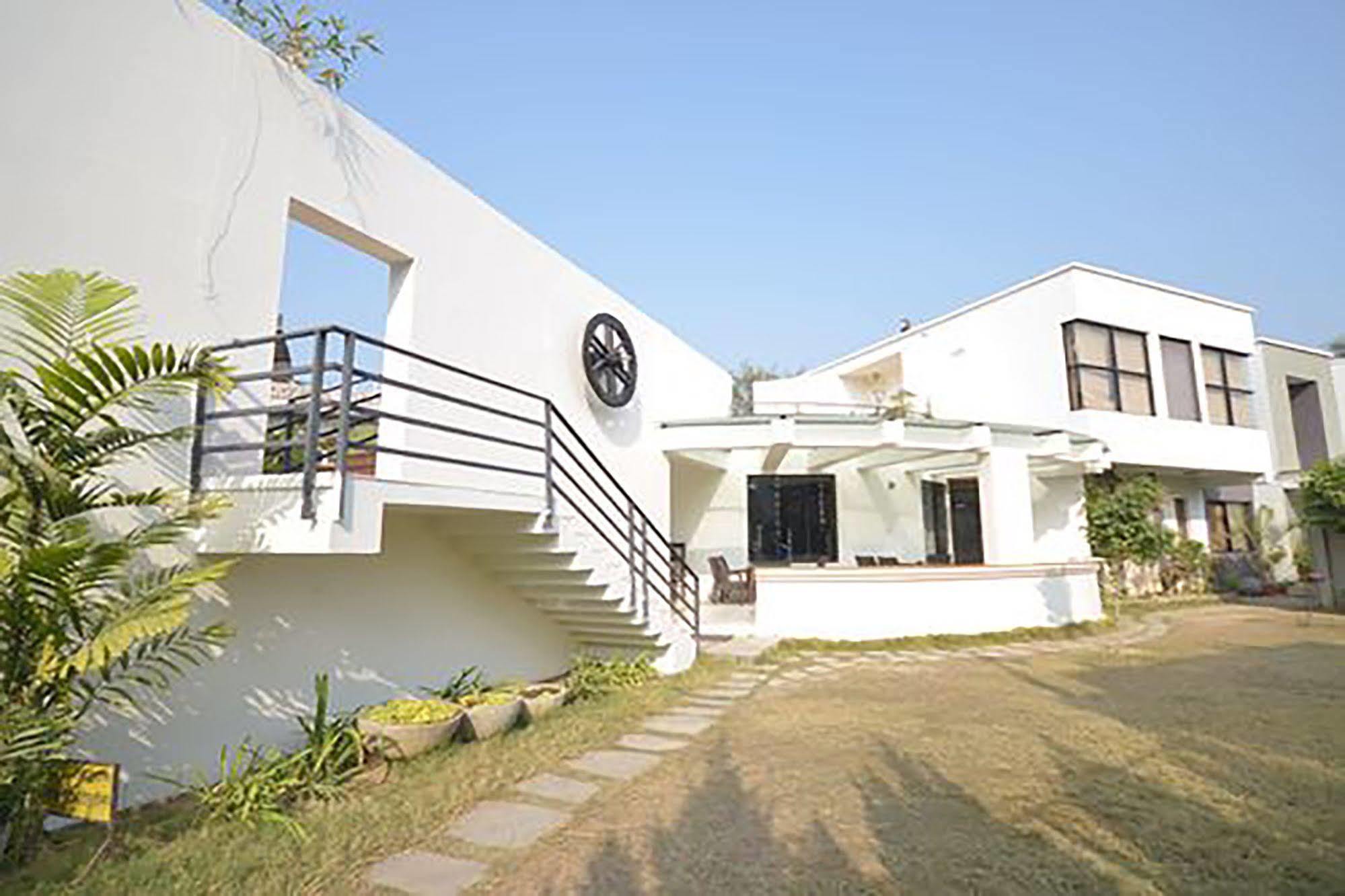 Hotel Club Denovo Butwal Esterno foto