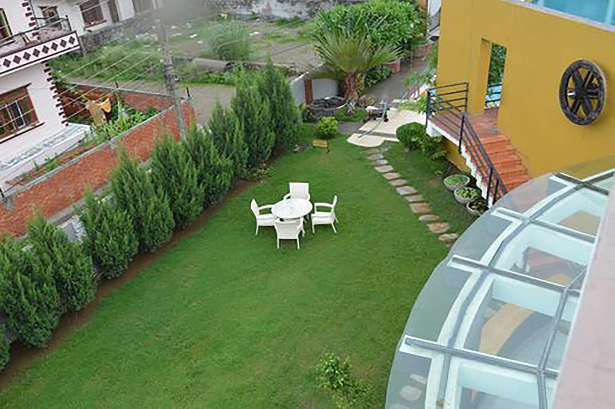 Hotel Club Denovo Butwal Esterno foto